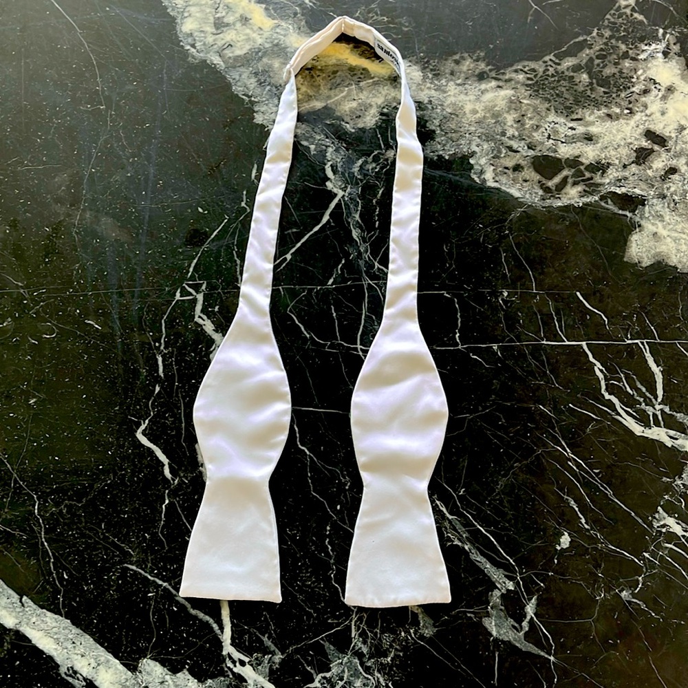 100% hand made Italian silk Santo Stefano self-tied bow tie